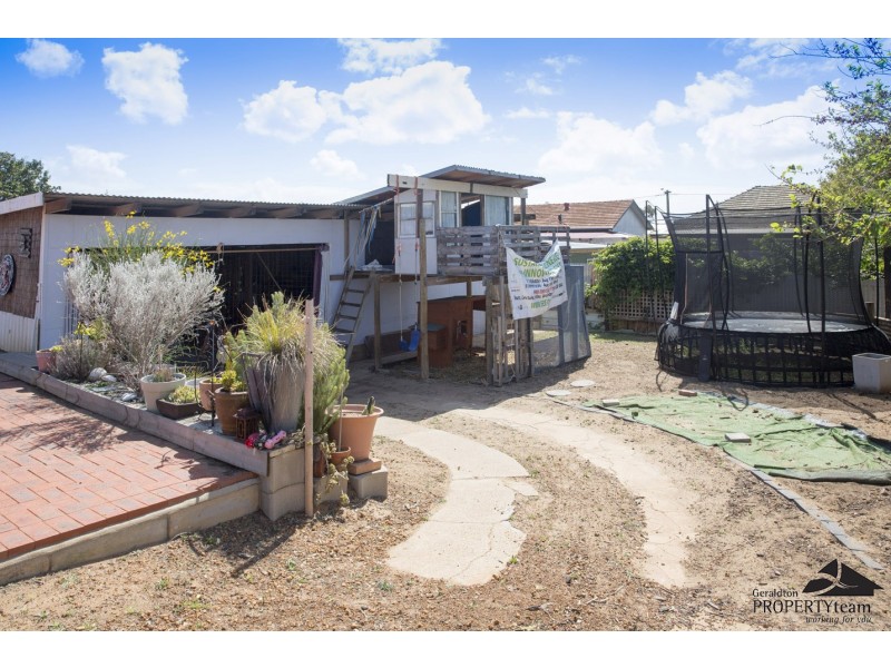 9 Whitfield Street, Beachlands WA 6530 Floorplan