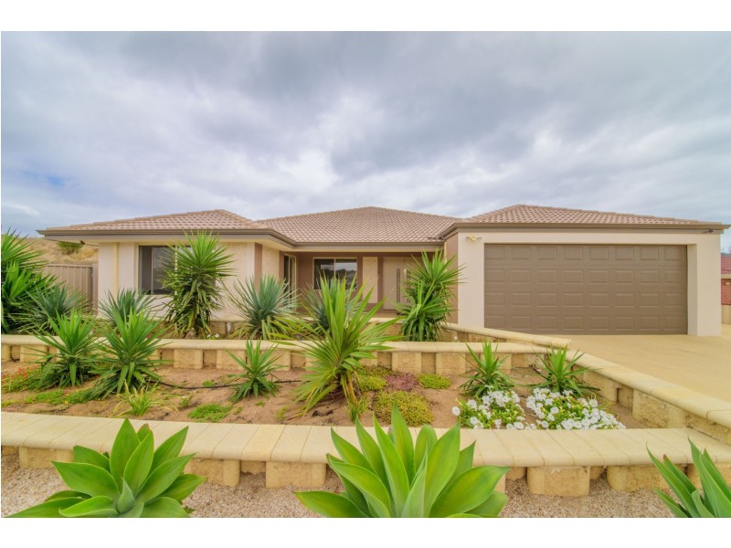 30 Stillwater Ave, Drummond Cove WA 6532