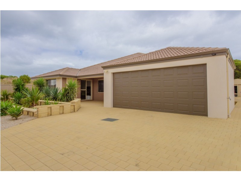 30 Stillwater Ave, Drummond Cove WA 6532