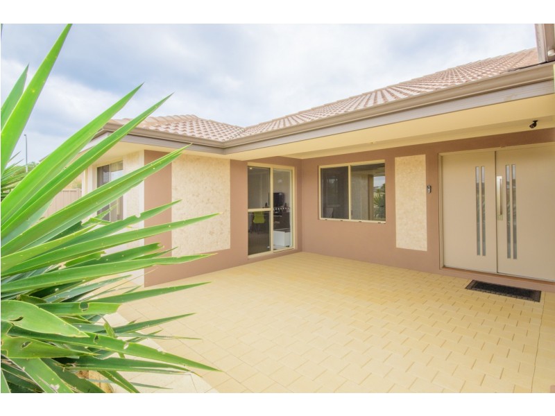 30 Stillwater Ave, Drummond Cove WA 6532