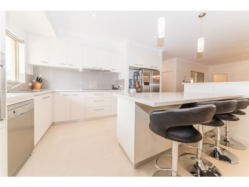 30 Stillwater Ave, Drummond Cove WA 6532