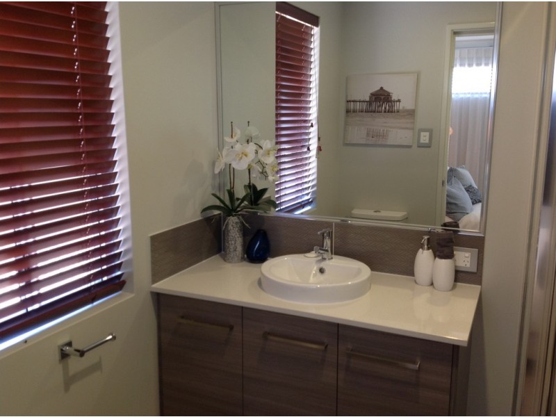 217 Chapman Valley Road, Waggrakine WA 6530