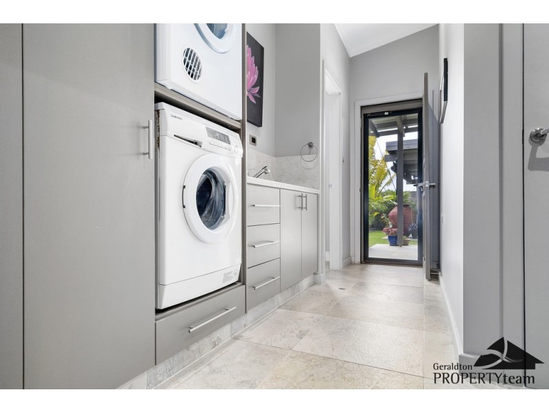 9 Starboard Way, Drummond Cove WA 6532