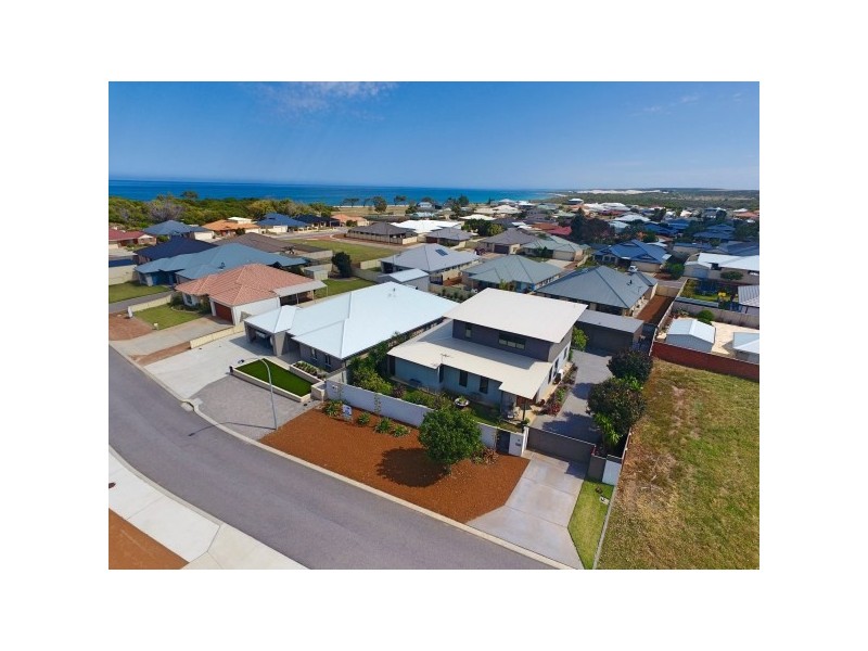 9 Starboard Way, Drummond Cove WA 6532