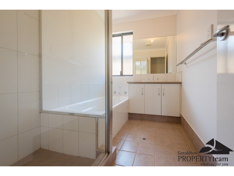 2 Glenfin Street, Utakarra WA 6530