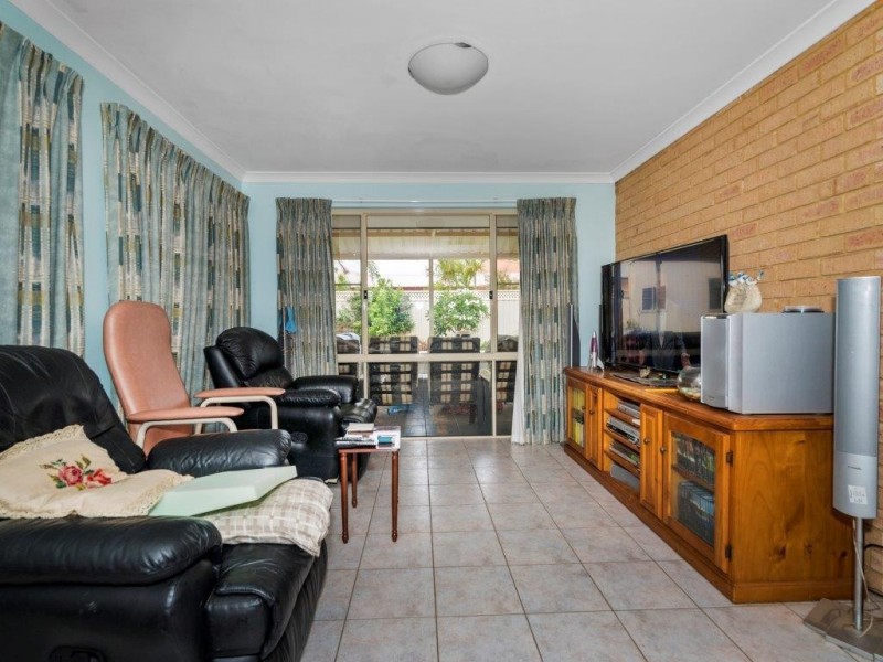 20 Half Moon Drive, Waggrakine WA 6530