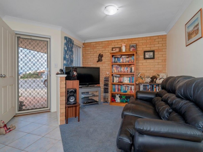 20 Half Moon Drive, Waggrakine WA 6530