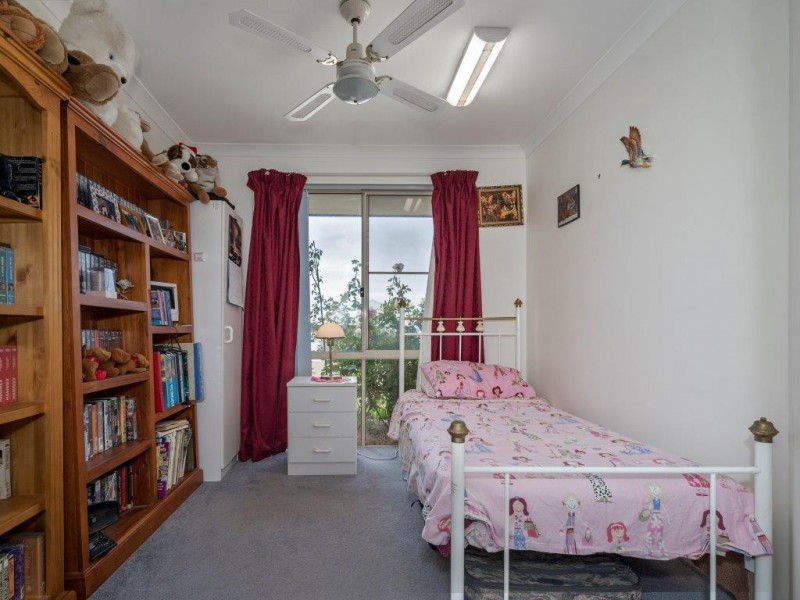 20 Half Moon Drive, Waggrakine WA 6530