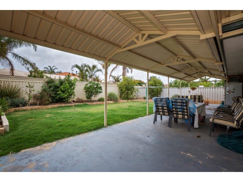 20 Half Moon Drive, Waggrakine WA 6530