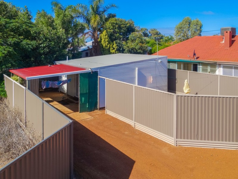 213A Fifth Street, Wonthella WA 6530