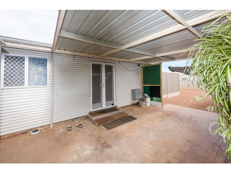 213A Fifth Street, Wonthella WA 6530