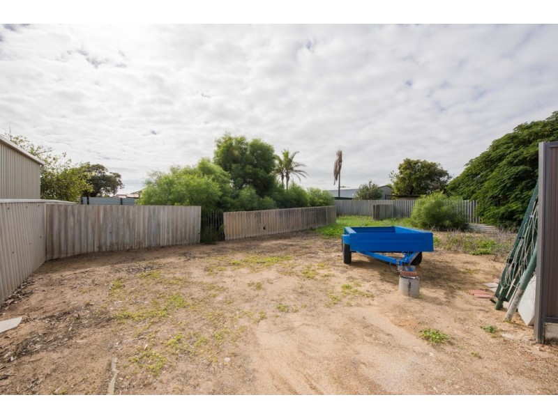 213A Fifth Street, Wonthella WA 6530