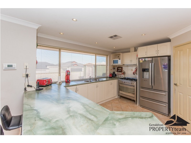 12 Beacon Rise, Wandina WA 6530