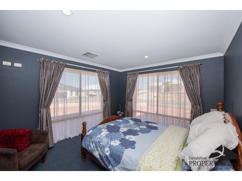 12 Beacon Rise, Wandina WA 6530