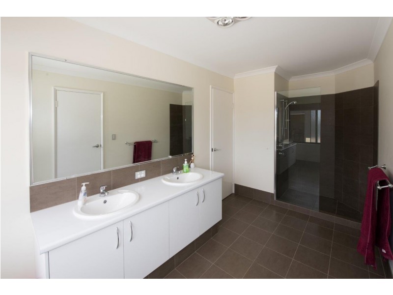 64 Wittenoom Circle, White Peak WA 6532