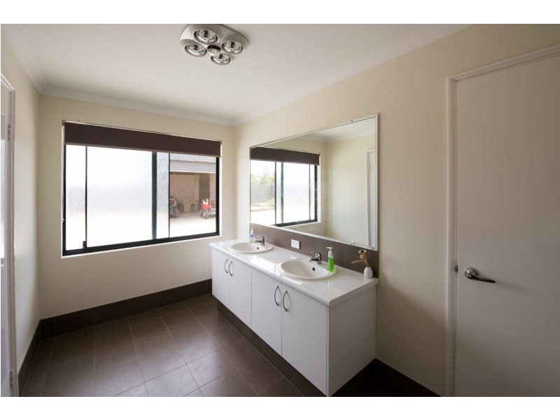 64 Wittenoom Circle, White Peak WA 6532