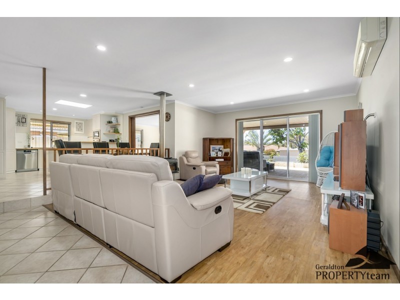 8 Duclas Place, Sunset Beach WA 6530