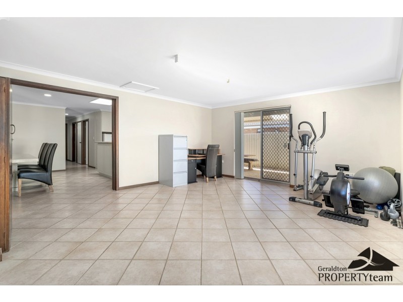 8 Duclas Place, Sunset Beach WA 6530