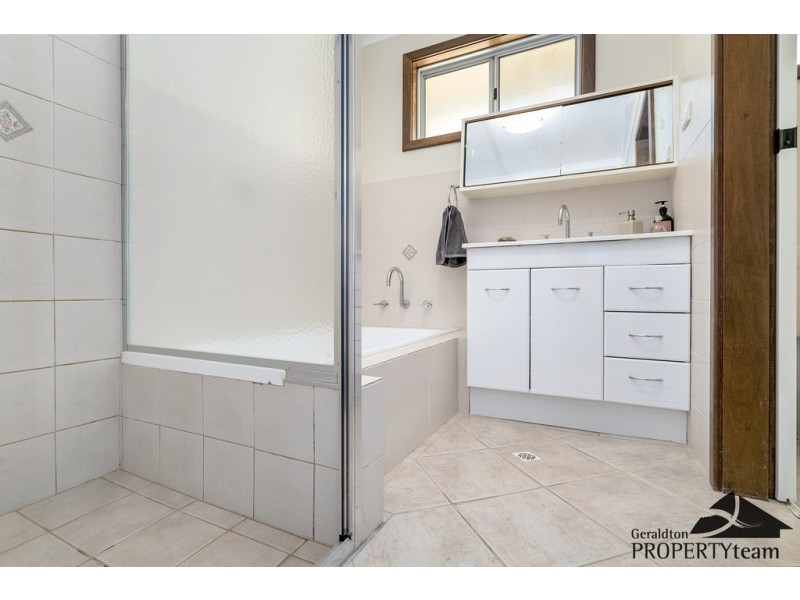 8 Duclas Place, Sunset Beach WA 6530