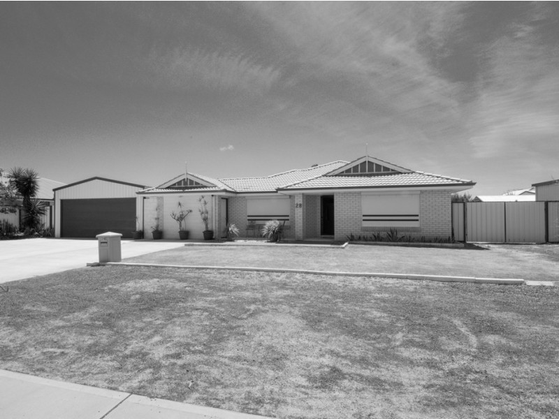 28 Wahn Avenue, Waggrakine WA 6530