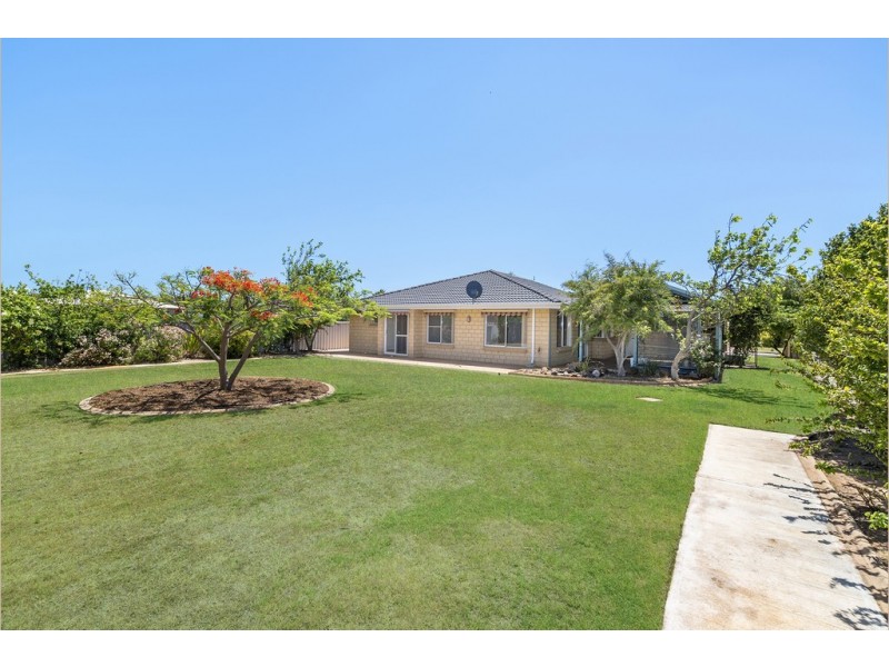 5 Stillwater Avenue, Drummond Cove WA 6532