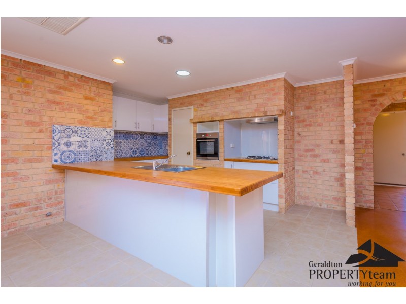 6 Moffatt Place, Tarcoola Beach WA 6530