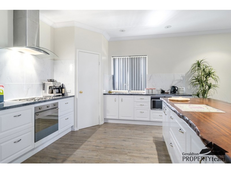 33 Evans Road, Walkaway WA 6528