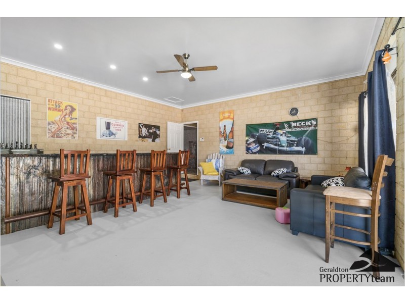 33 Evans Road, Walkaway WA 6528