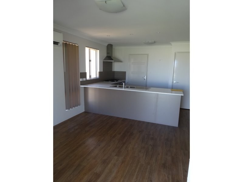 8 Castlefin Road, Utakarra WA 6530