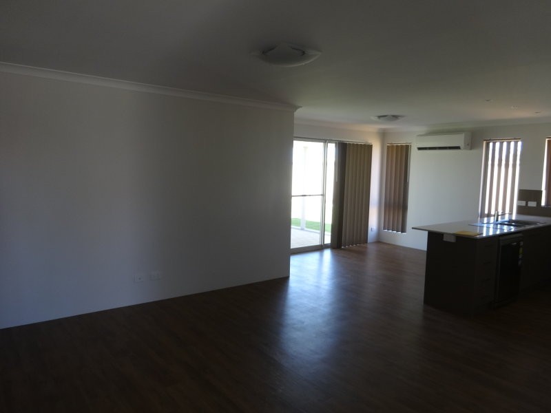 8 Castlefin Road, Utakarra WA 6530