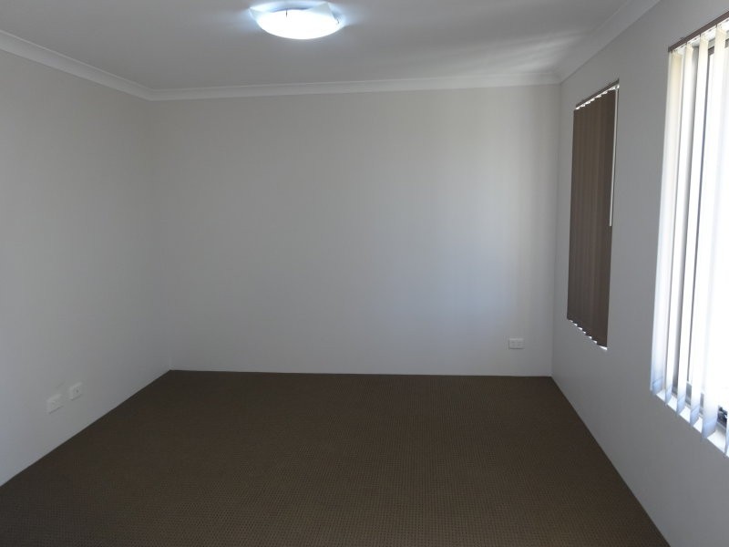 8 Castlefin Road, Utakarra WA 6530