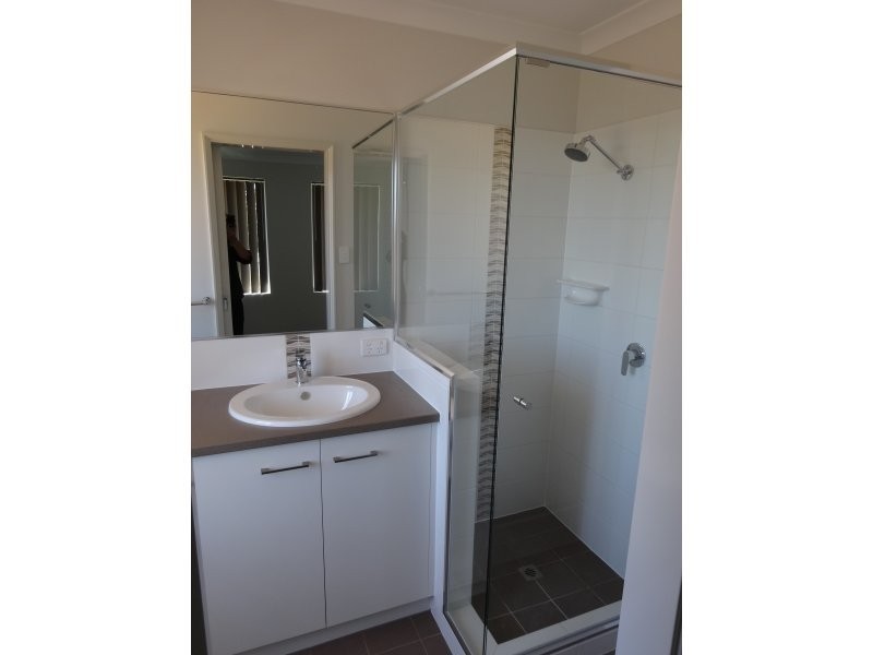 8 Castlefin Road, Utakarra WA 6530