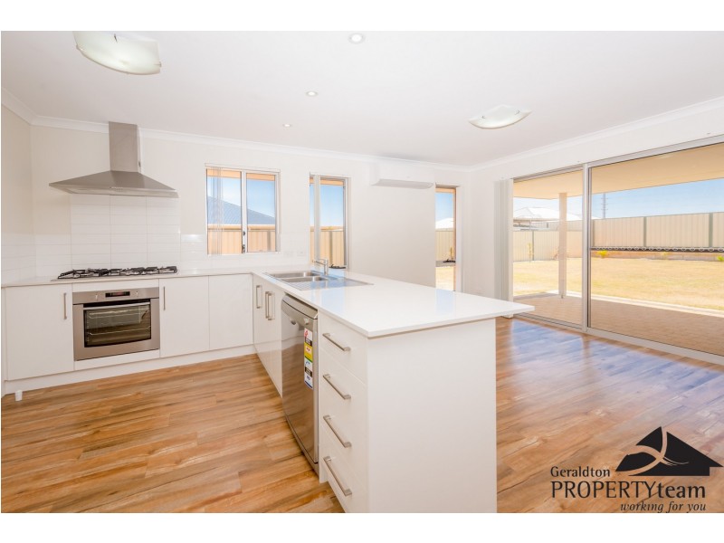 8 Castlefin Road, Utakarra WA 6530