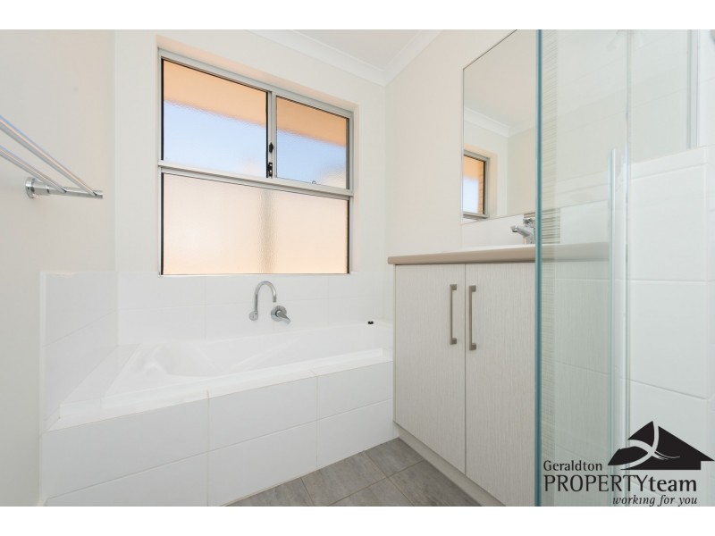 8 Castlefin Road, Utakarra WA 6530