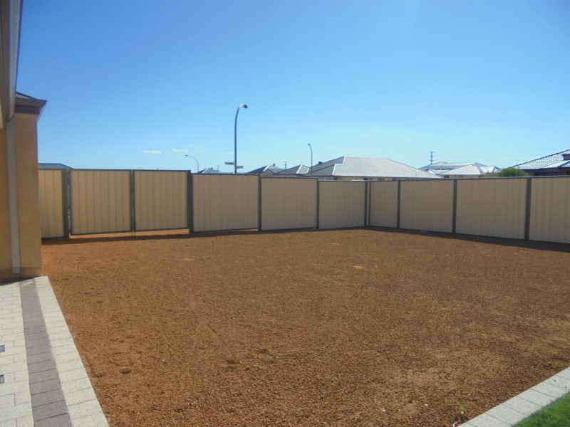 12 Fintown Street, Utakarra WA 6530