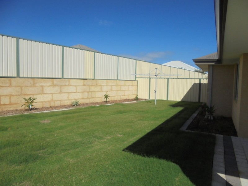 12 Fintown Street, Utakarra WA 6530