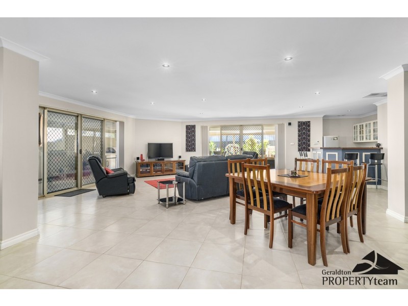 11 Auger Green, Wandina WA 6530