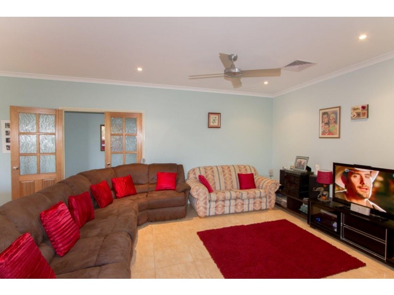 12 Sutherland Drive, Mount Tarcoola WA 6530