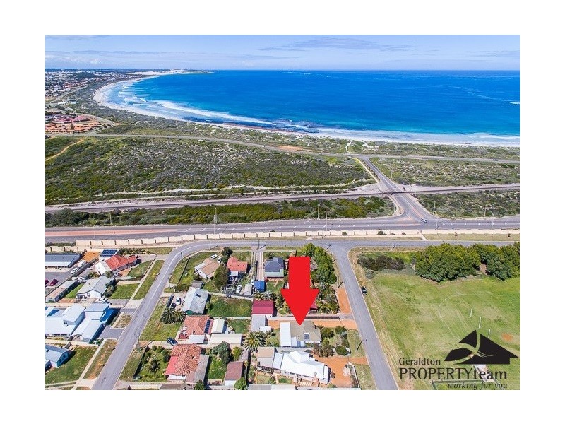 15 Bradley Street, Beachlands WA 6530