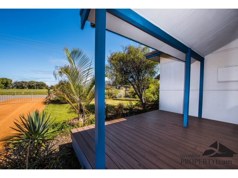 15 Bradley Street, Beachlands WA 6530