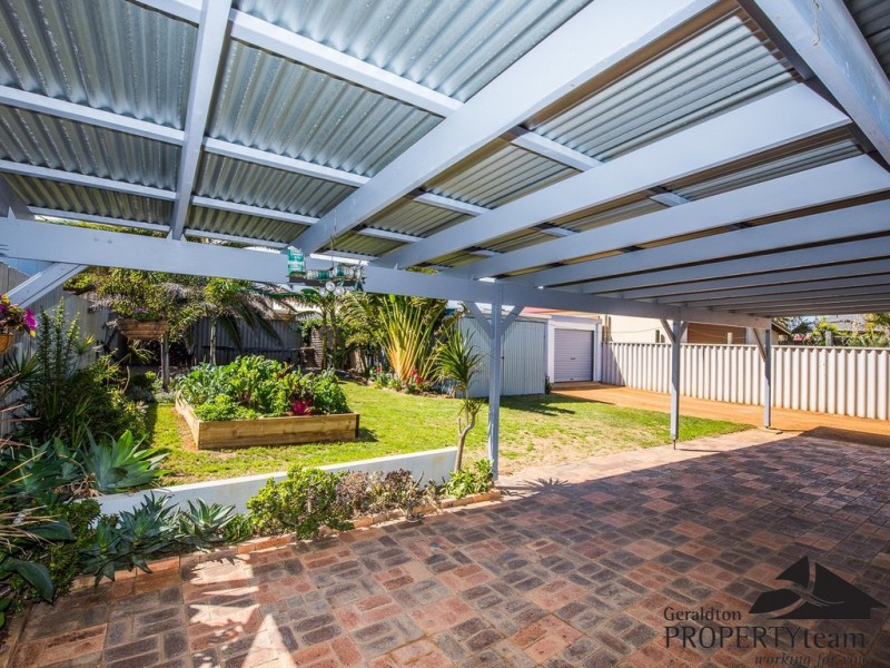 15 Bradley Street, Beachlands WA 6530