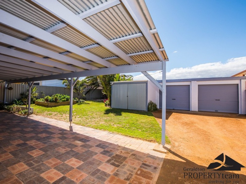 15 Bradley Street, Beachlands WA 6530