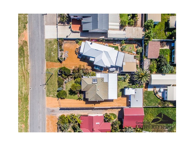 15 Bradley Street, Beachlands WA 6530