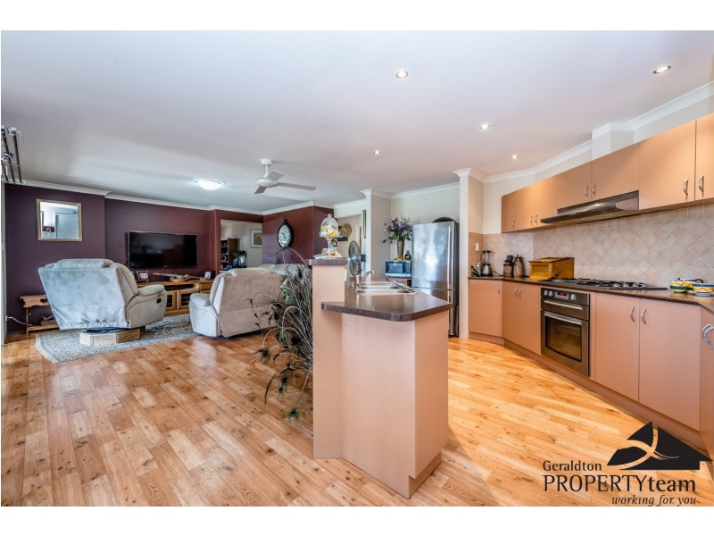 15 Polwarth Parade, Deepdale WA 6532