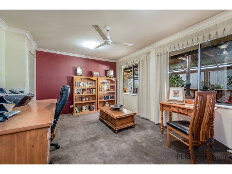 15 Polwarth Parade, Deepdale WA 6532