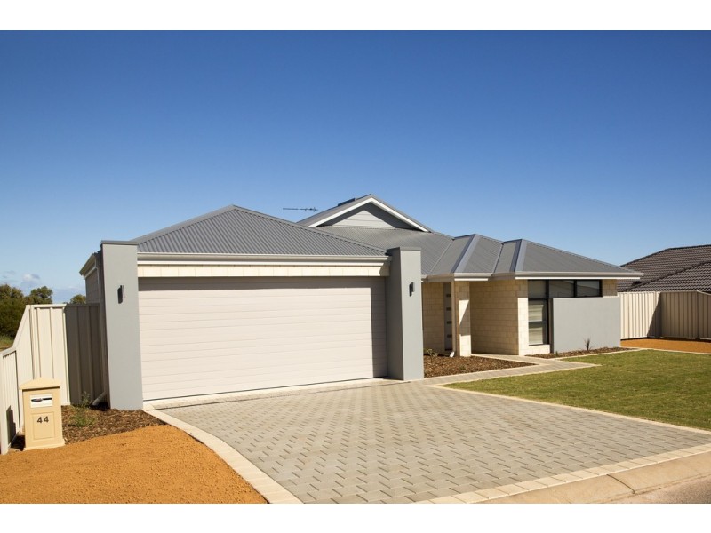 44 Reef Blvd, Drummond Cove WA 6532