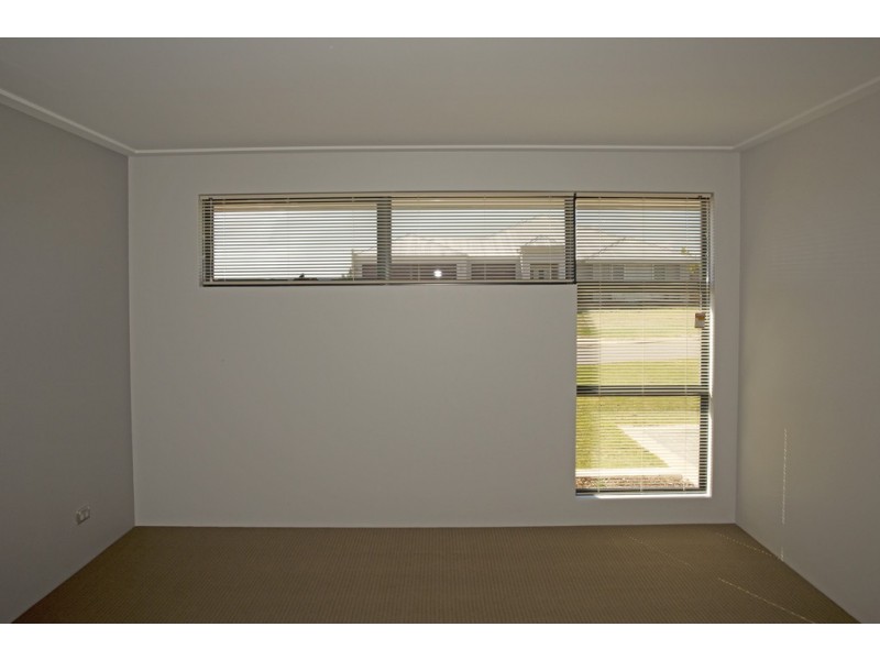 44 Reef Blvd, Drummond Cove WA 6532