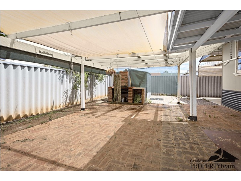 206 First Street, Wonthella WA 6530