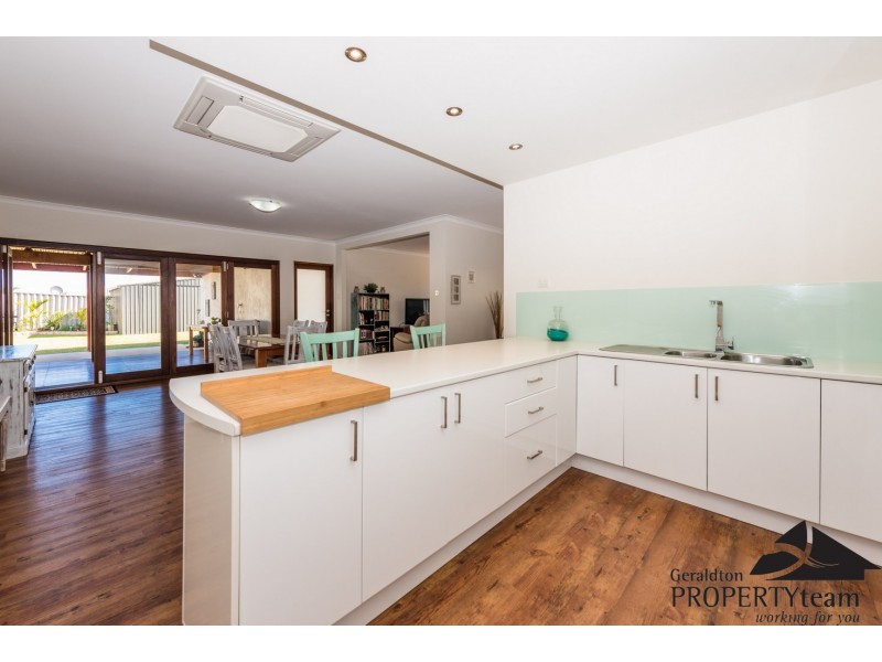 5 Smugglers Pass, Drummond Cove WA 6532