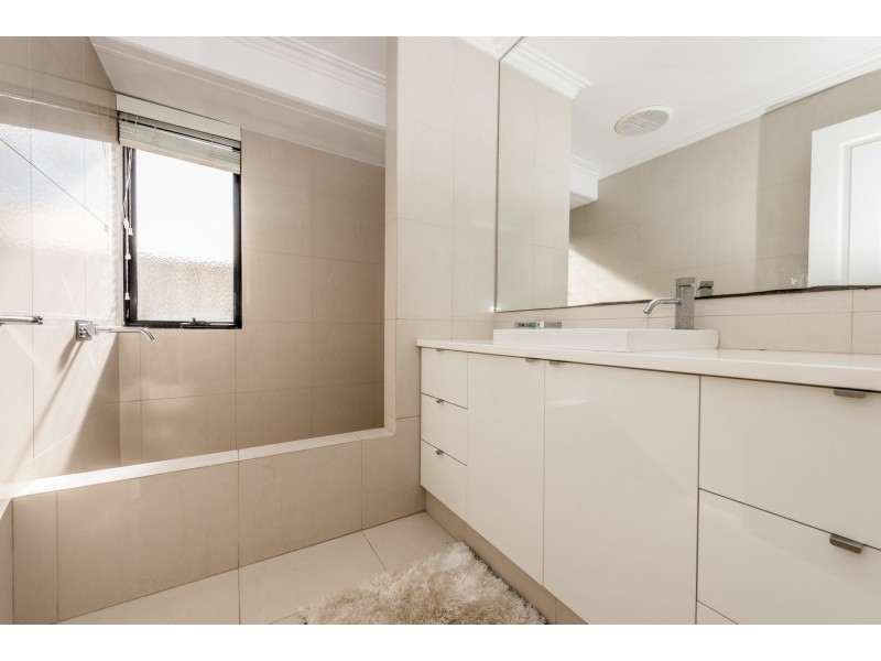 13 Columbus Blvd, Wandina WA 6530